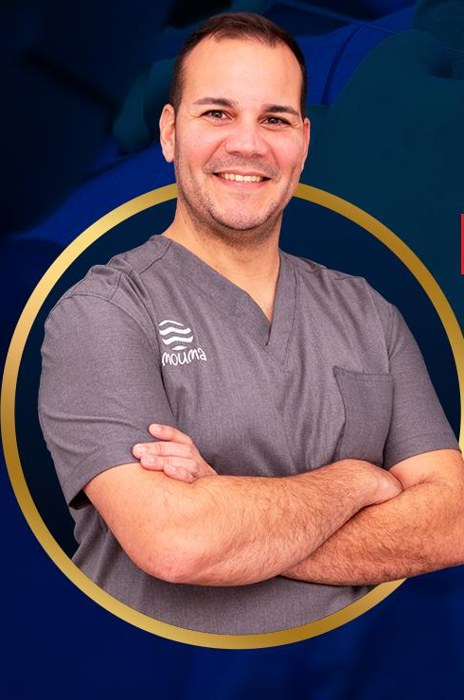 Dr. Fernández León